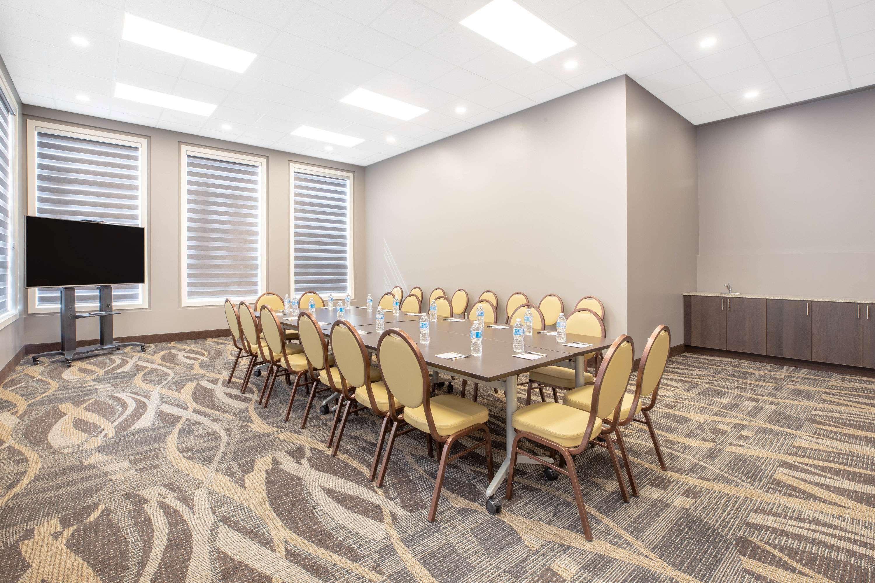 Super 8 By Wyndham Canmore Buitenkant foto