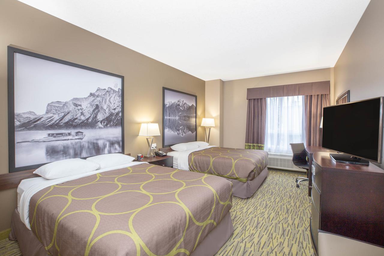 Super 8 By Wyndham Canmore Buitenkant foto