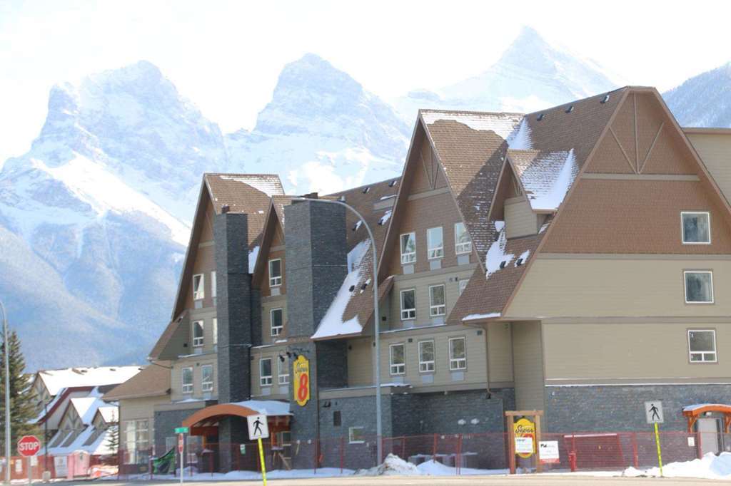Super 8 By Wyndham Canmore Buitenkant foto