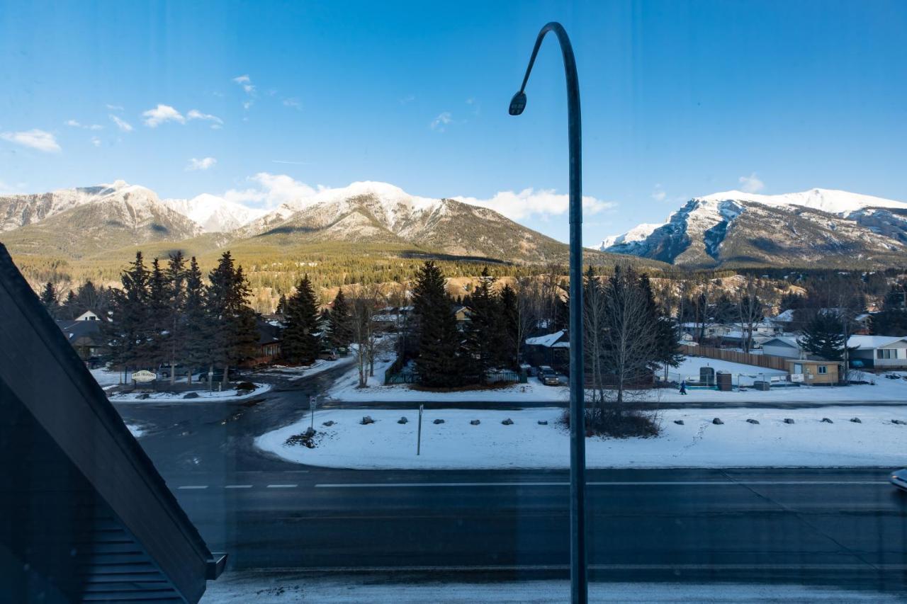 Super 8 By Wyndham Canmore Buitenkant foto