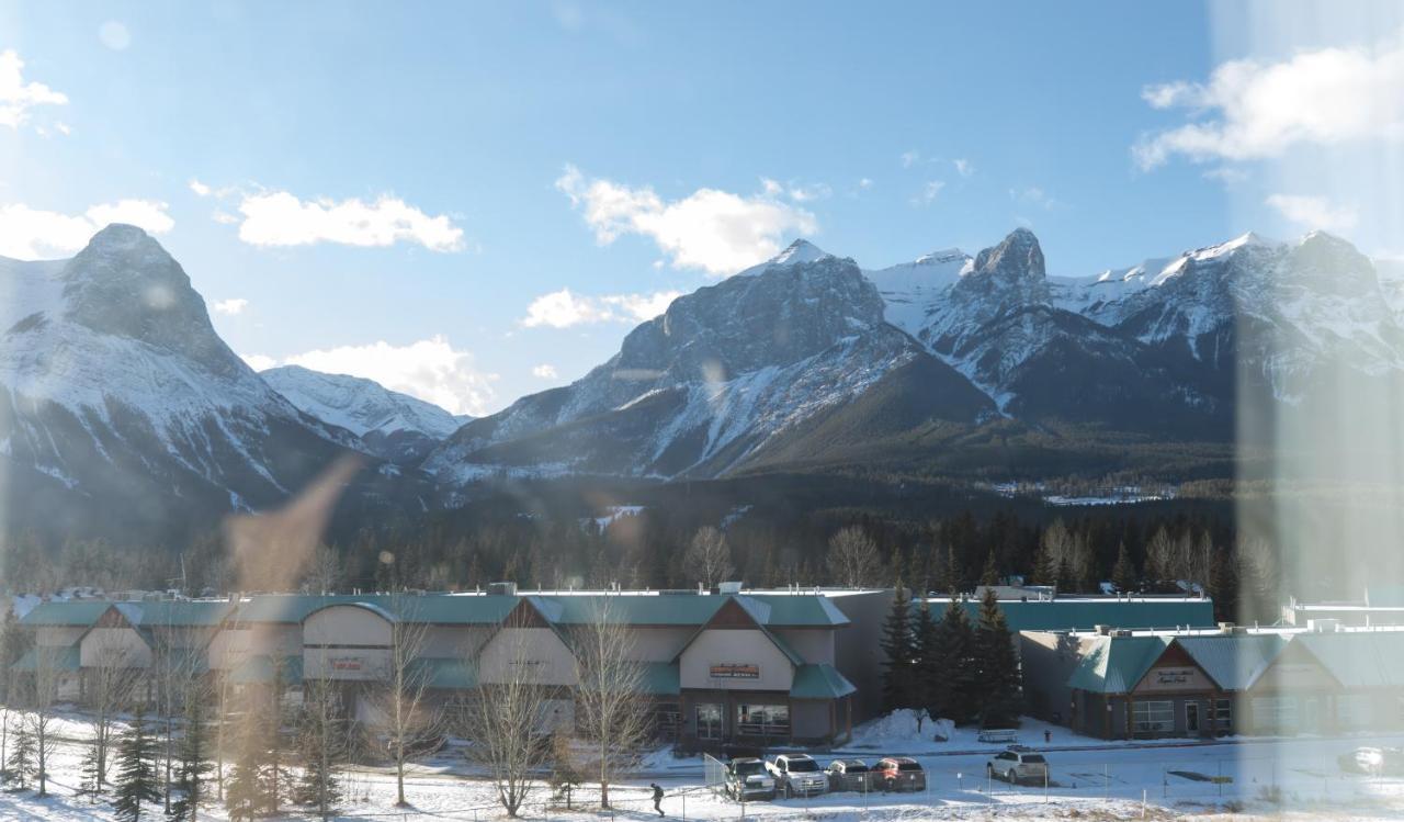 Super 8 By Wyndham Canmore Buitenkant foto