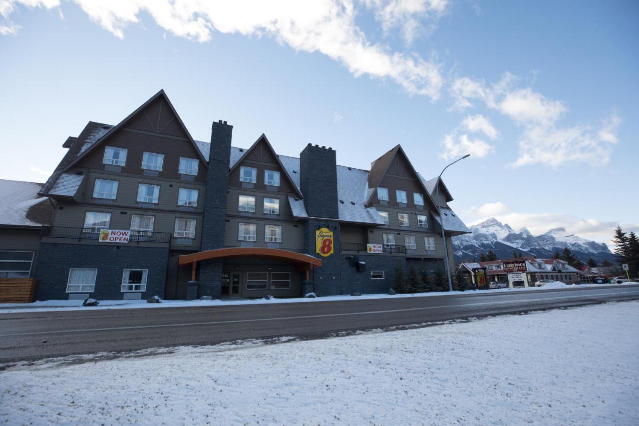 Super 8 By Wyndham Canmore Buitenkant foto