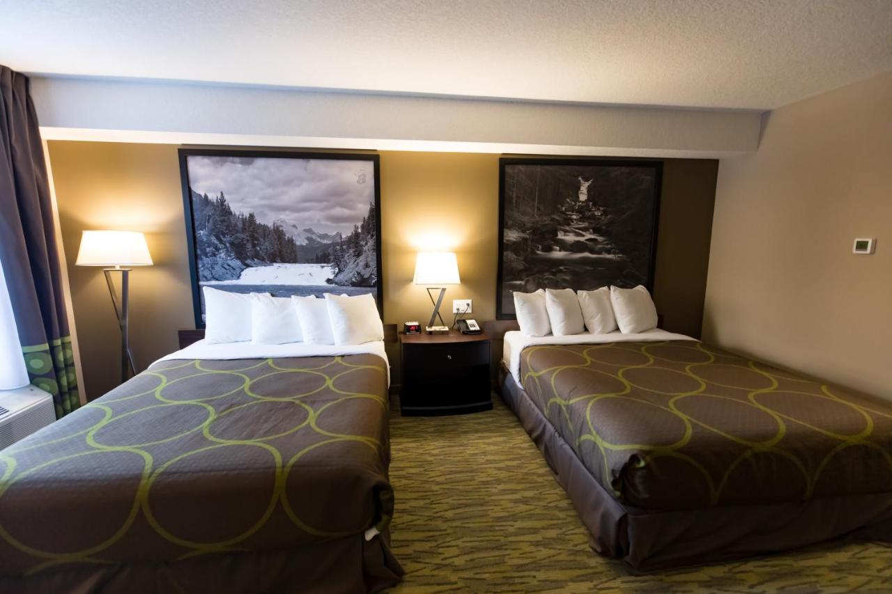 Super 8 By Wyndham Canmore Buitenkant foto