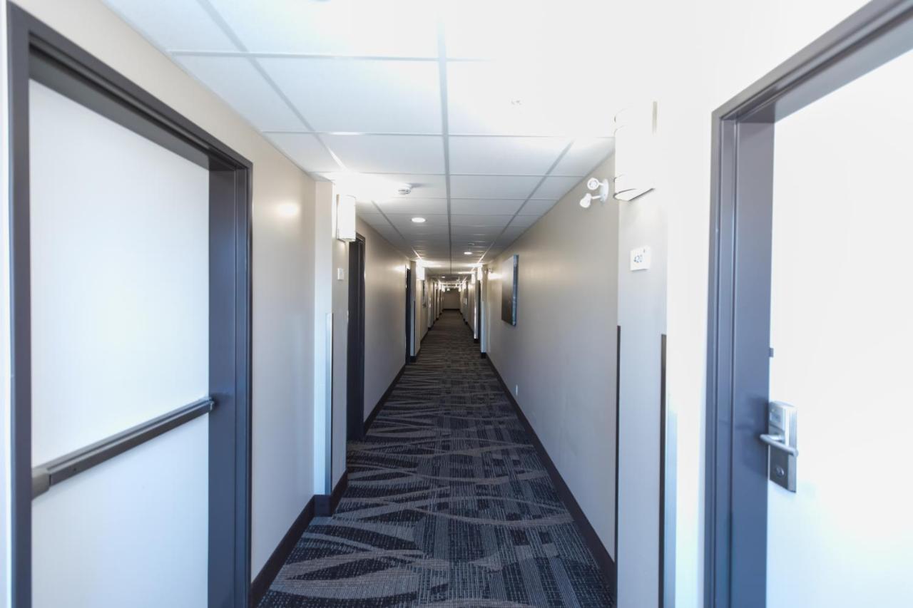 Super 8 By Wyndham Canmore Buitenkant foto