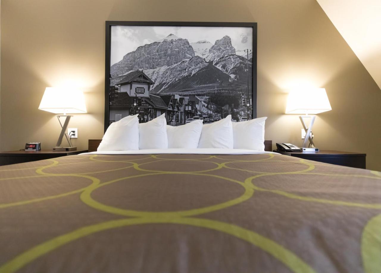Super 8 By Wyndham Canmore Buitenkant foto