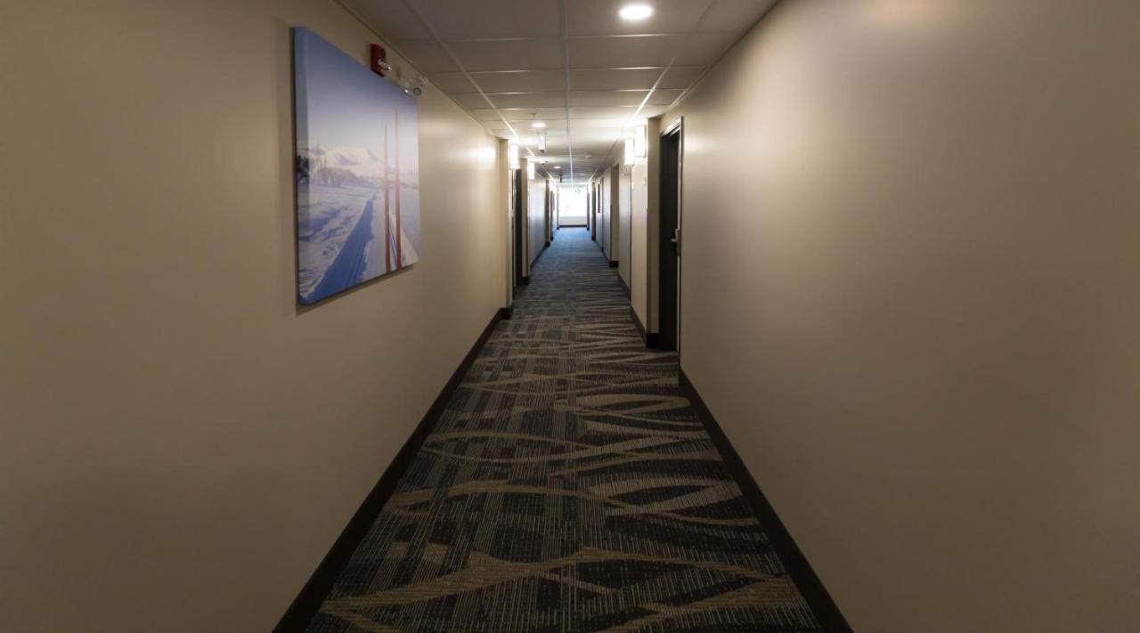 Super 8 By Wyndham Canmore Buitenkant foto