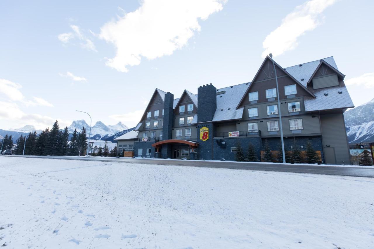 Super 8 By Wyndham Canmore Buitenkant foto