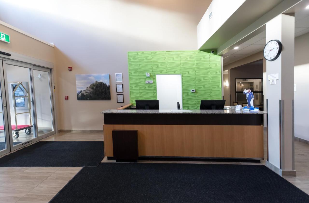 Super 8 By Wyndham Canmore Buitenkant foto